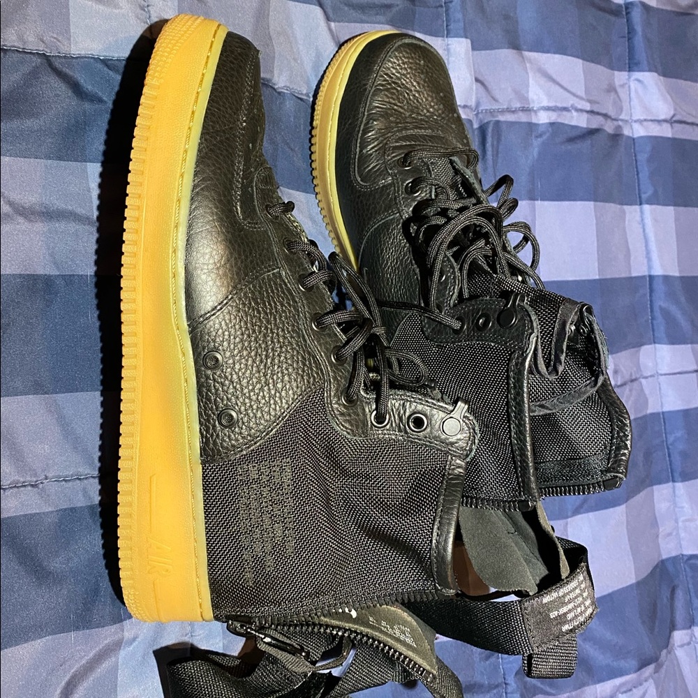 Nike air forces utility